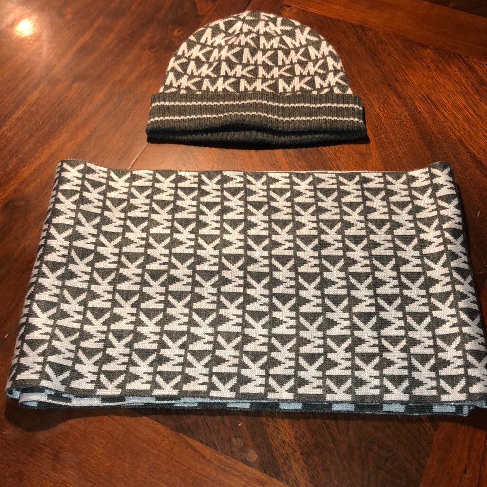 Hat and scarf set